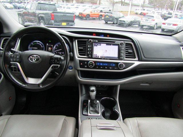 used 2017 Toyota Highlander Hybrid car, priced at $25,930