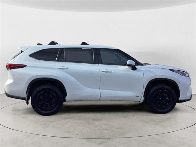 used 2022 Toyota Highlander Hybrid car, priced at $31,460