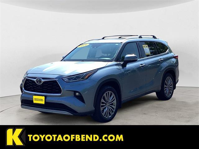 used 2021 Toyota Highlander car, priced at $41,901