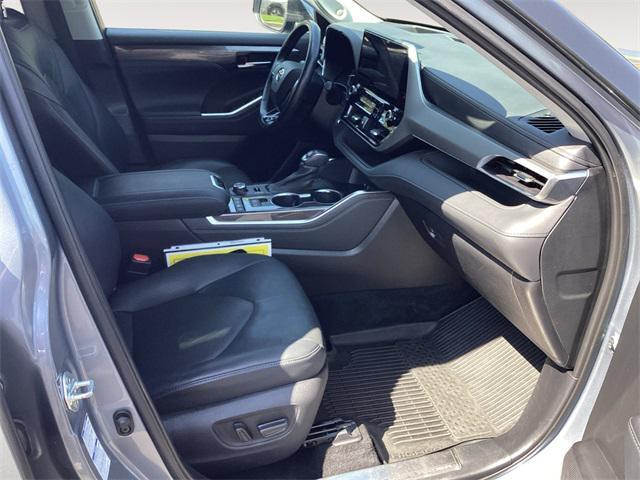 used 2021 Toyota Highlander car, priced at $41,901
