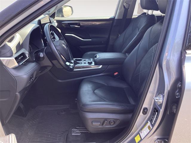 used 2021 Toyota Highlander car, priced at $41,901