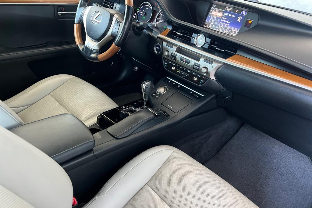 used 2015 Lexus ES 300h car, priced at $19,655