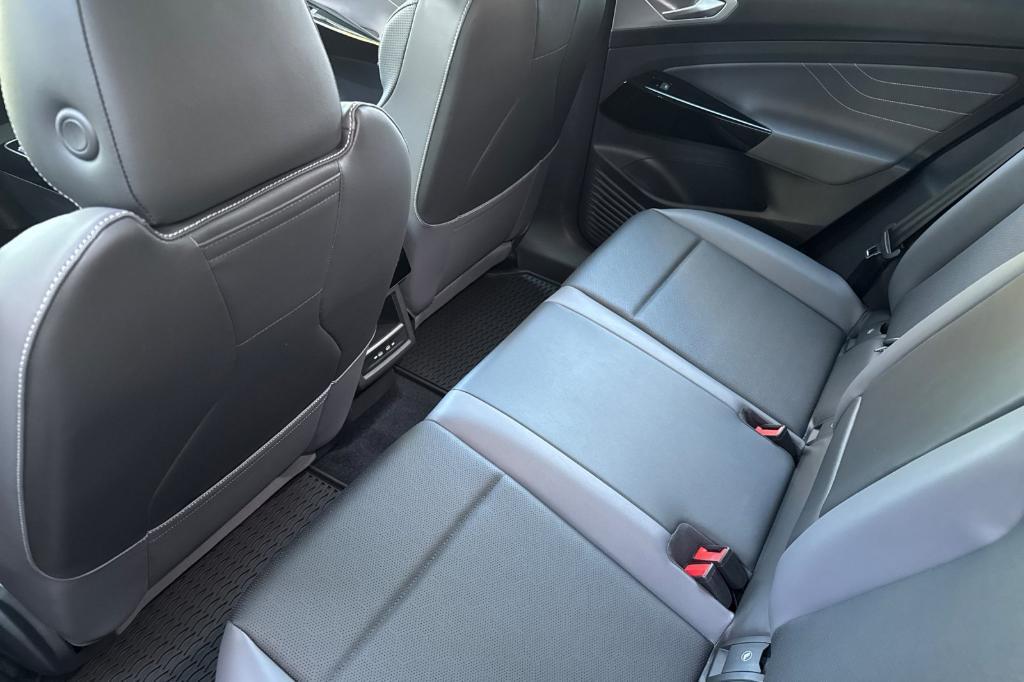 new 2025 Volkswagen ID.4 car, priced at $51,176