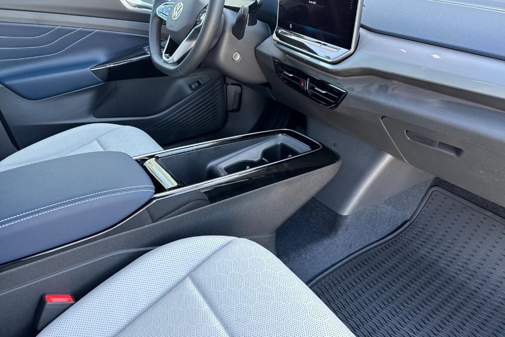 new 2025 Volkswagen ID.4 car, priced at $51,631