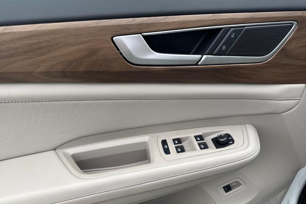 new 2025 Volkswagen Atlas car, priced at $45,492