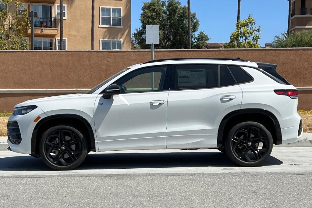 new 2025 Volkswagen Tiguan car, priced at $38,664