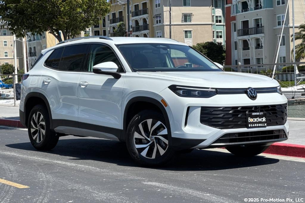 new 2025 Volkswagen Tiguan car, priced at $32,826