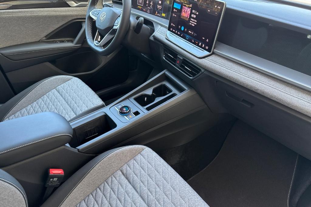 new 2025 Volkswagen Tiguan car, priced at $32,826