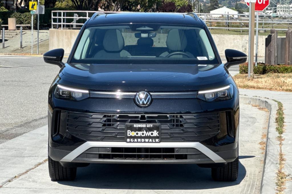 new 2025 Volkswagen Tiguan car, priced at $36,076