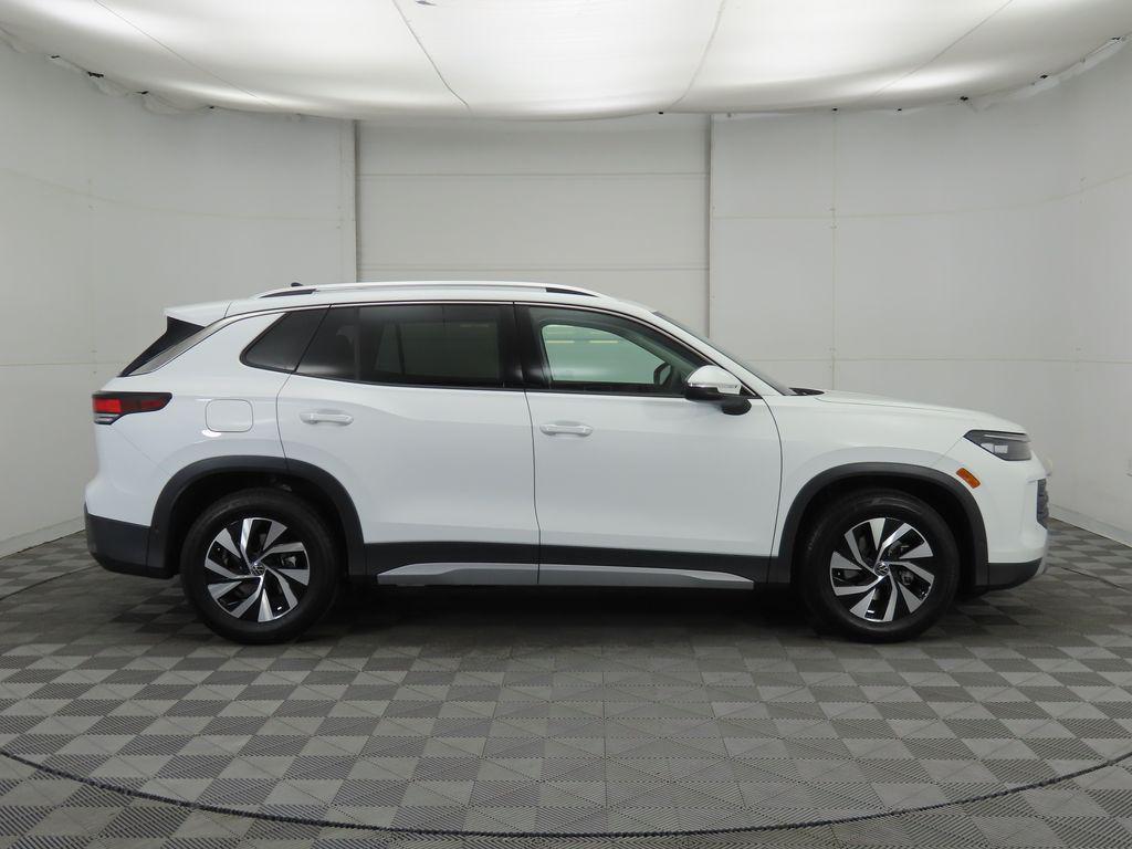 new 2026 Volkswagen Tiguan car, priced at $32,992