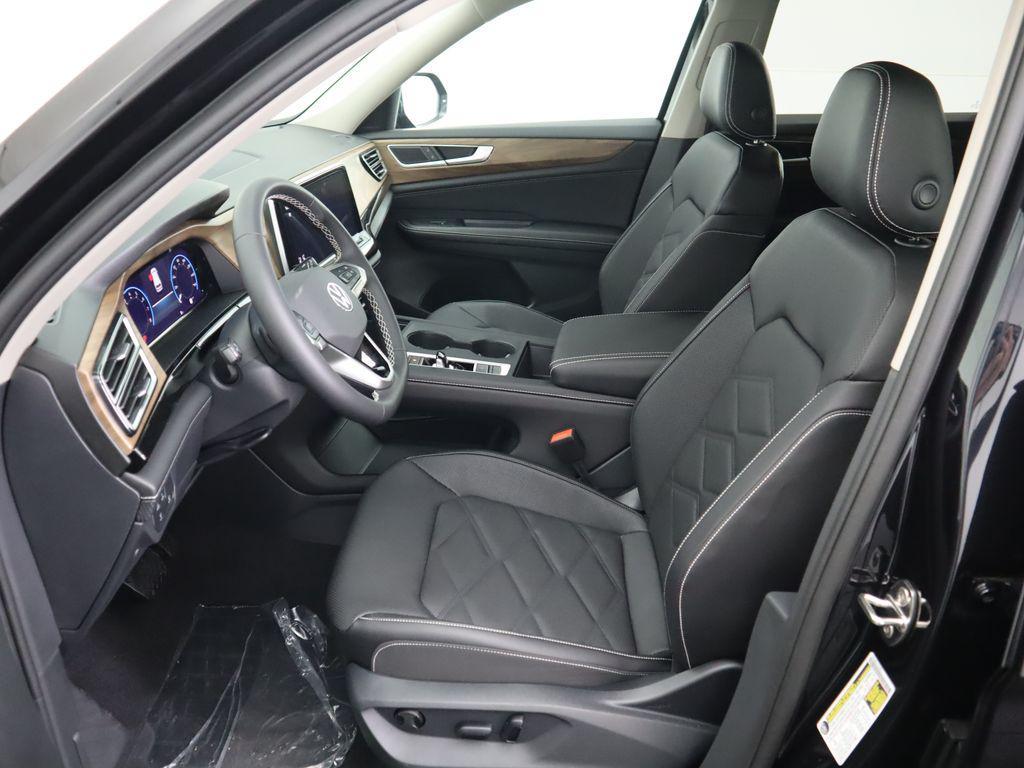 new 2026 Volkswagen Atlas car, priced at $41,672