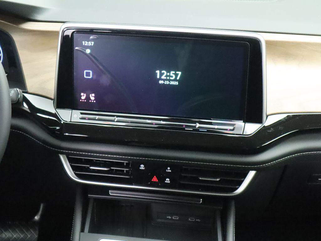 new 2026 Volkswagen Atlas car, priced at $41,672