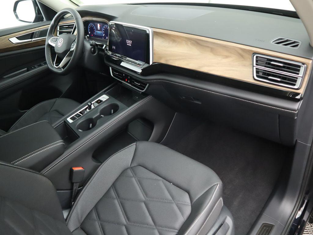 new 2026 Volkswagen Atlas car, priced at $41,672