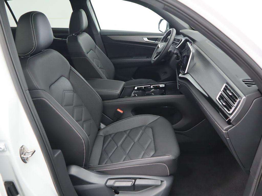 new 2026 Volkswagen Atlas Cross Sport car, priced at $45,617