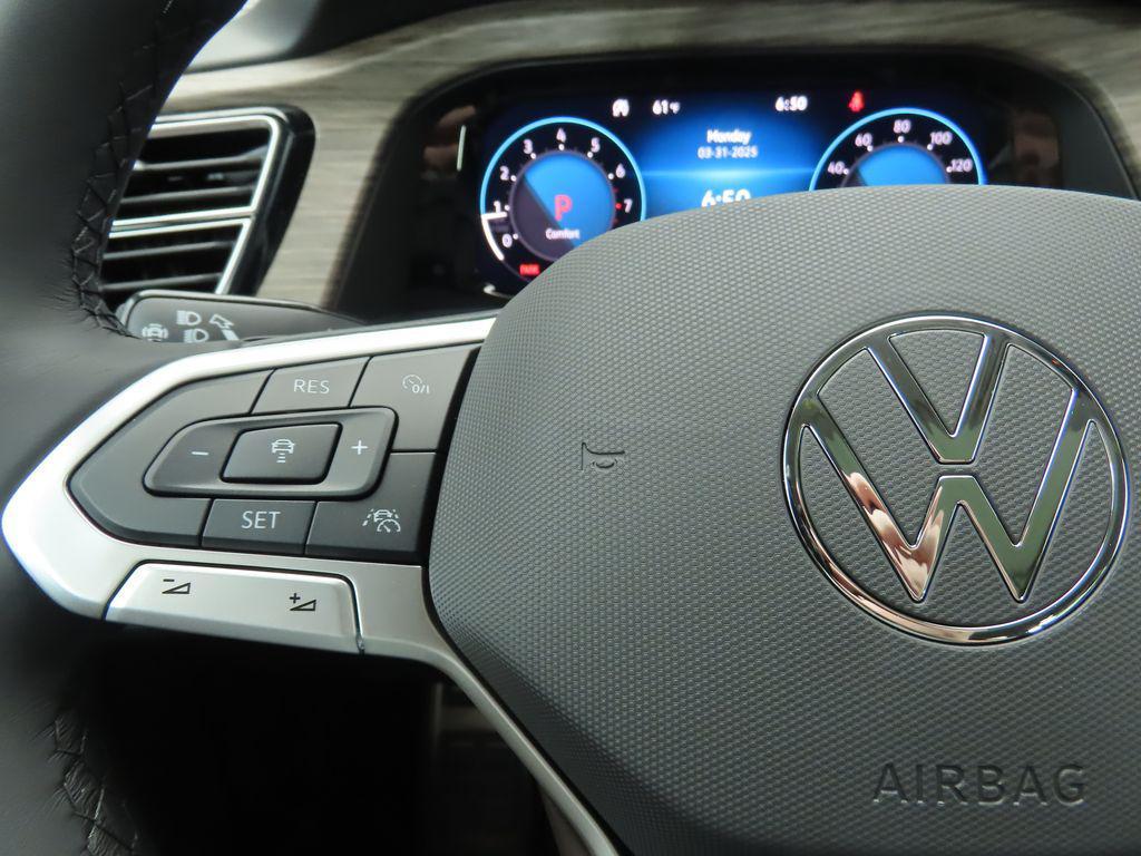 new 2025 Volkswagen Atlas car, priced at $53,000