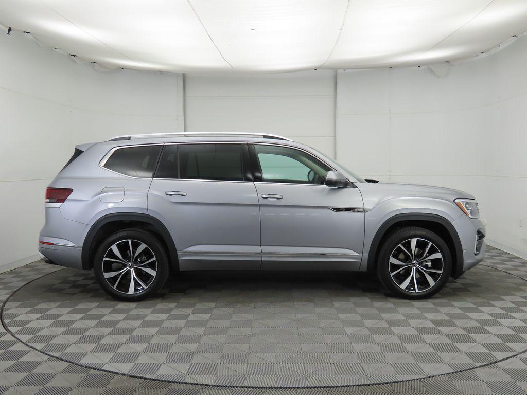 new 2025 Volkswagen Atlas car, priced at $53,000