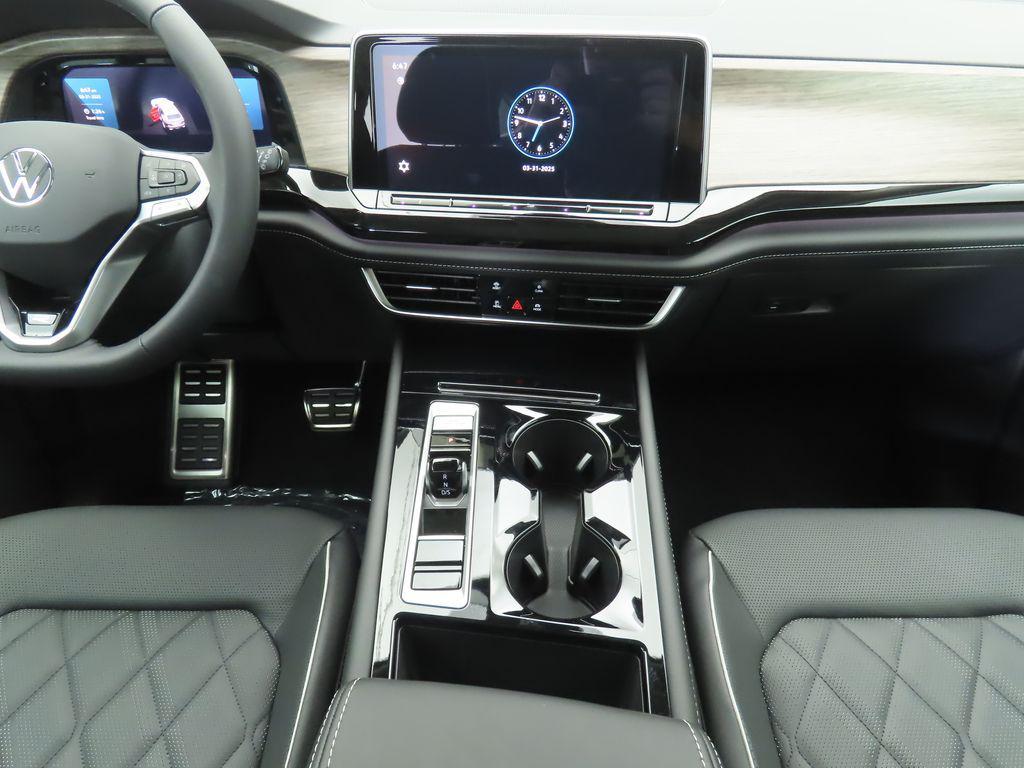 new 2025 Volkswagen Atlas car, priced at $53,000