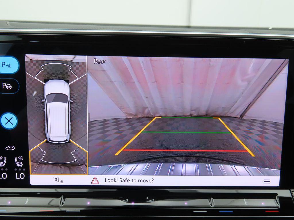 new 2025 Volkswagen Atlas car, priced at $53,000