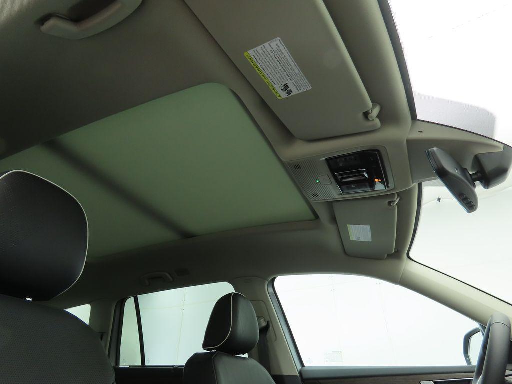 new 2025 Volkswagen Atlas car, priced at $53,000