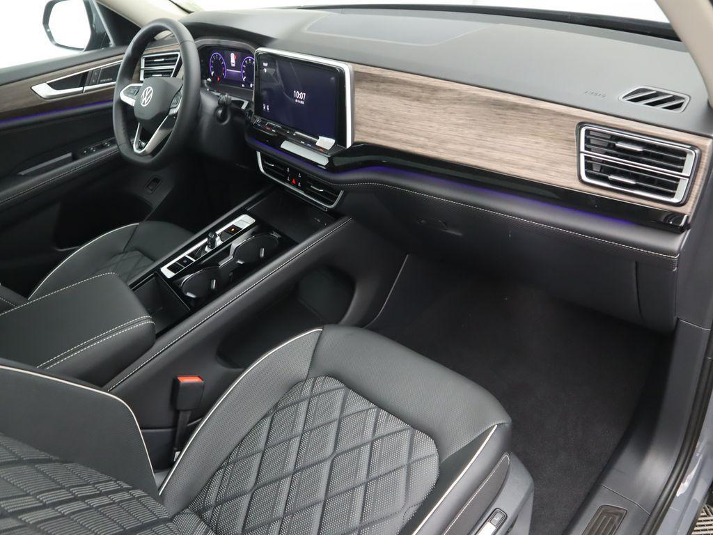 new 2026 Volkswagen Atlas car, priced at $57,604