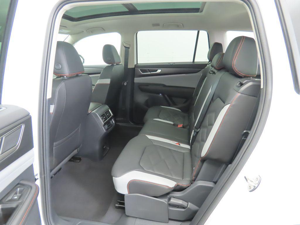 new 2026 Volkswagen Atlas car, priced at $51,308