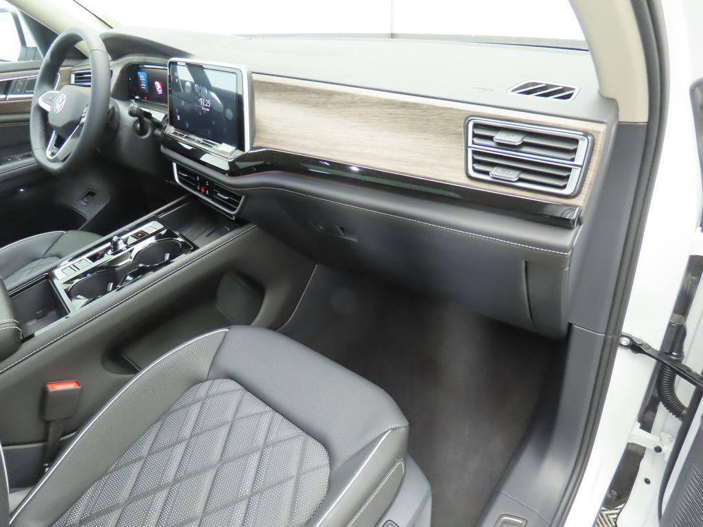 new 2025 Volkswagen Atlas car, priced at $53,794