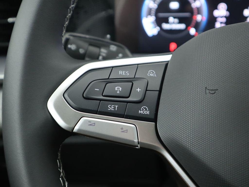 new 2025 Volkswagen Tiguan car, priced at $30,921