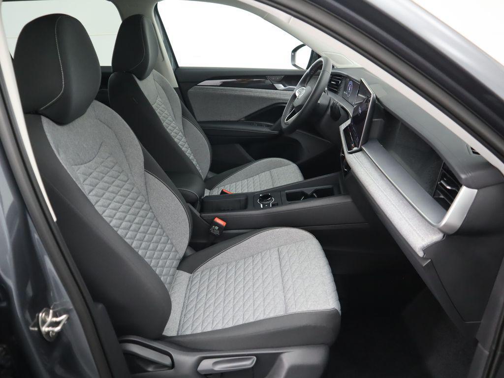 new 2025 Volkswagen Tiguan car, priced at $30,921