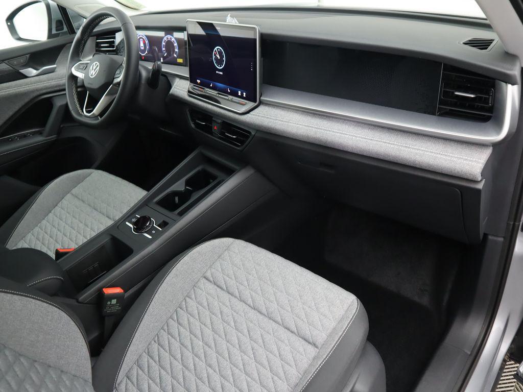 new 2025 Volkswagen Tiguan car, priced at $30,586