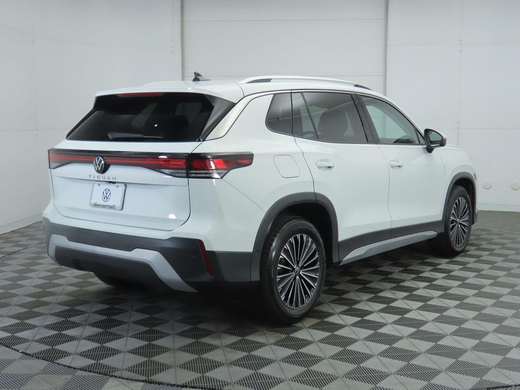 new 2025 Volkswagen Tiguan car, priced at $31,682