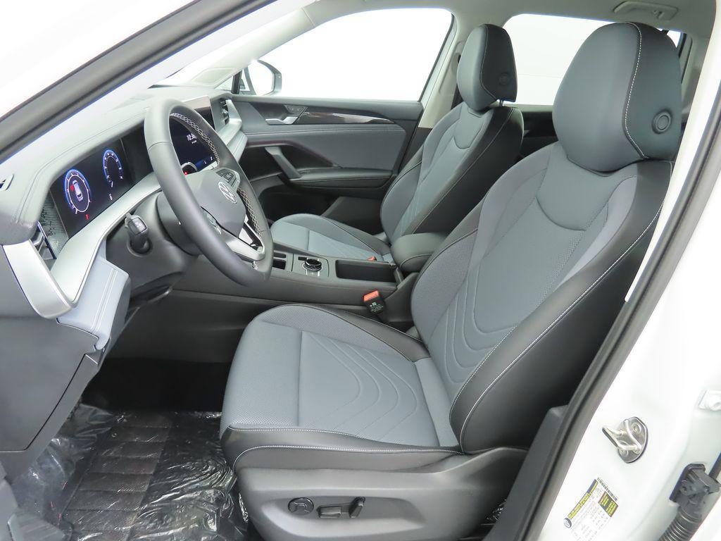 new 2025 Volkswagen Tiguan car, priced at $33,421