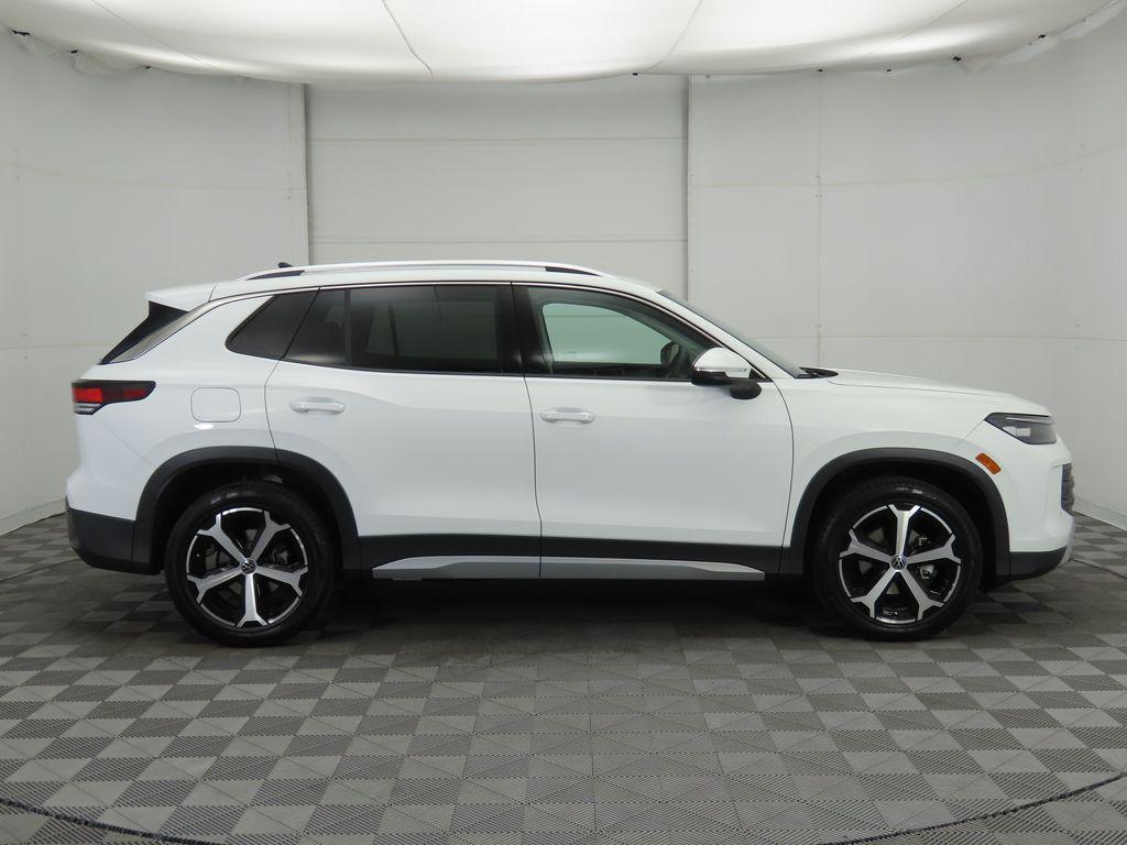 new 2025 Volkswagen Tiguan car, priced at $33,421