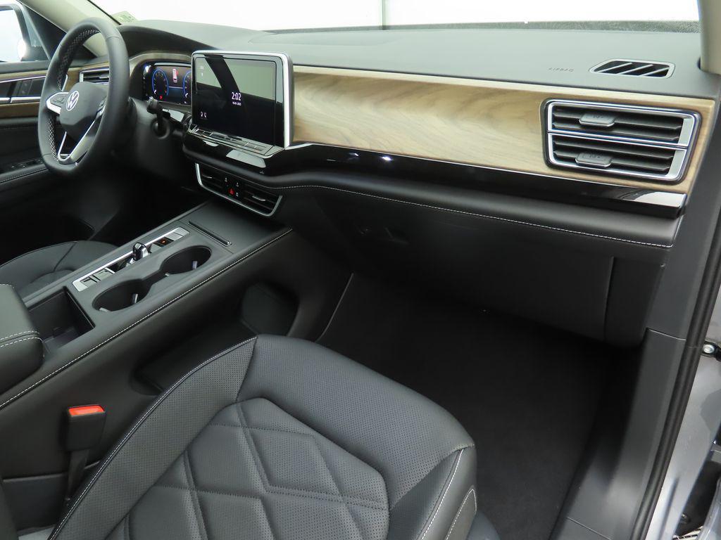 new 2026 Volkswagen Atlas car, priced at $41,672