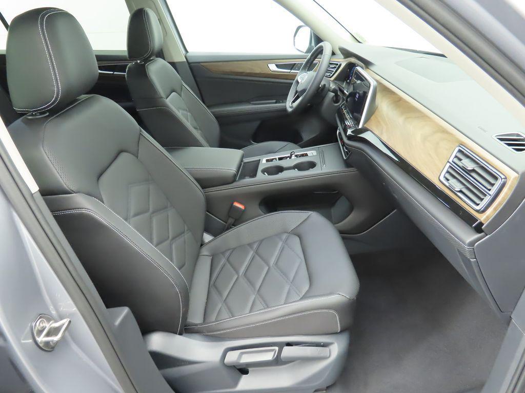 new 2026 Volkswagen Atlas car, priced at $41,672