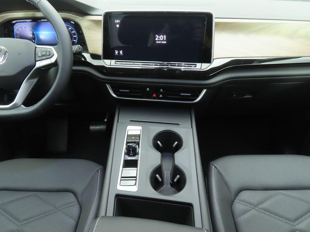 new 2026 Volkswagen Atlas car, priced at $41,672