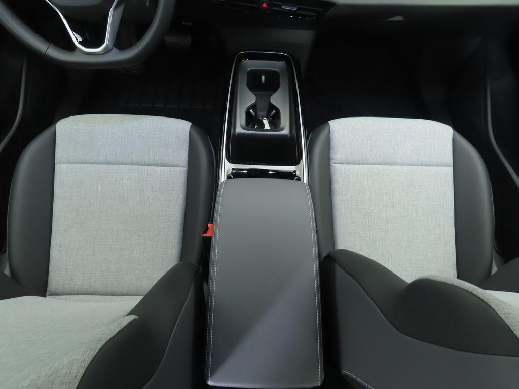 new 2025 Volkswagen ID.4 car, priced at $47,271