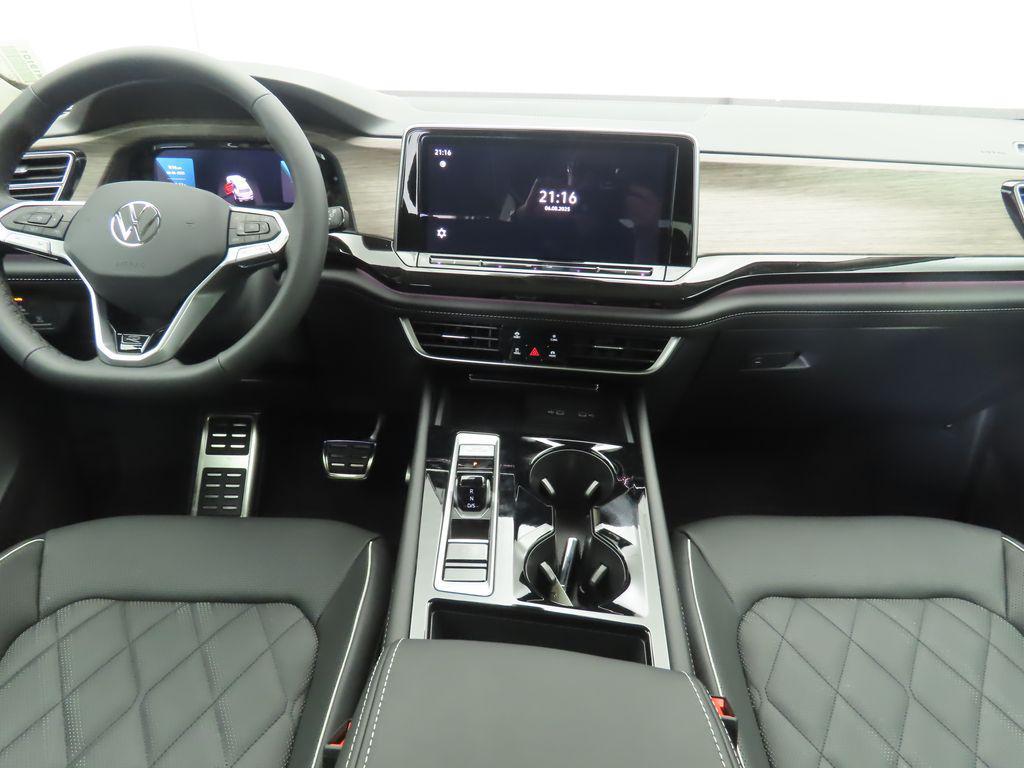 new 2025 Volkswagen Atlas car, priced at $53,499