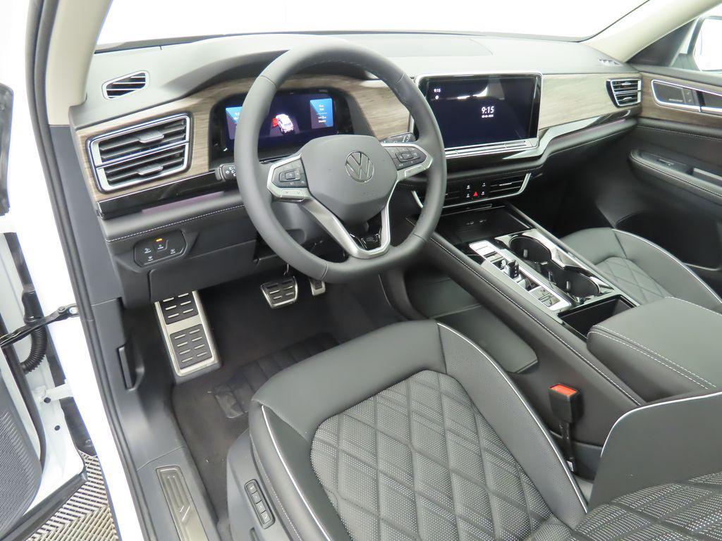 new 2025 Volkswagen Atlas car, priced at $53,499