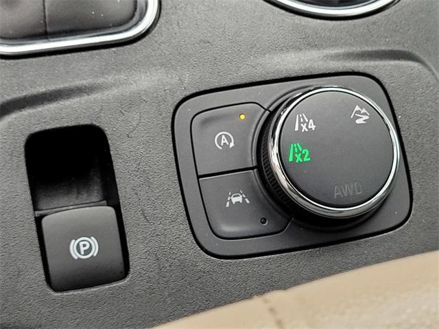 used 2023 Chevrolet Traverse car, priced at $32,988