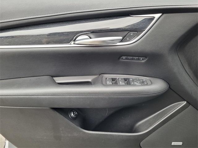 used 2021 Cadillac XT5 car, priced at $24,994