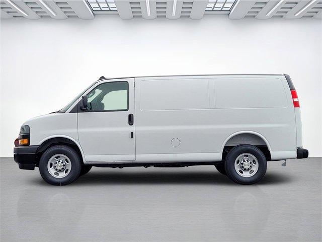 new 2025 Chevrolet Express 2500 car