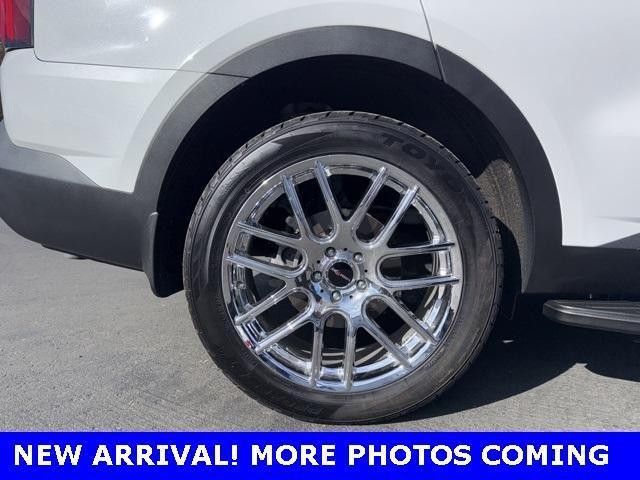 used 2022 Kia Sorento car, priced at $31,992