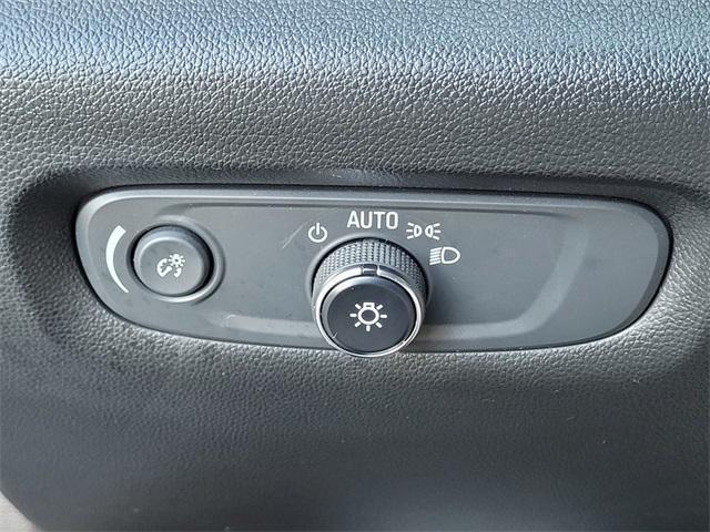 used 2022 Chevrolet Traverse car, priced at $29,894