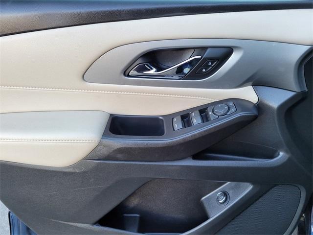 used 2022 Chevrolet Traverse car, priced at $29,894