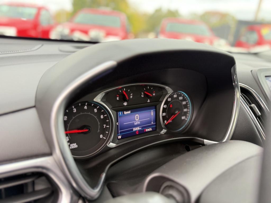 used 2022 Chevrolet Equinox car, priced at $21,990