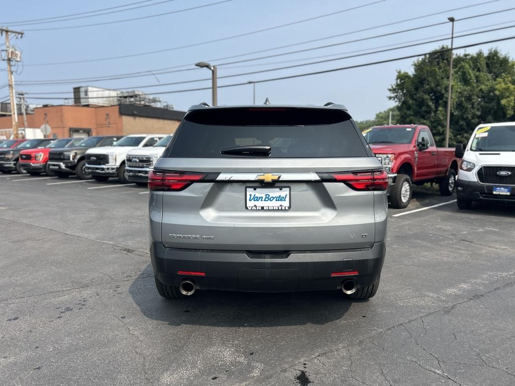 used 2023 Chevrolet Traverse car, priced at $32,990