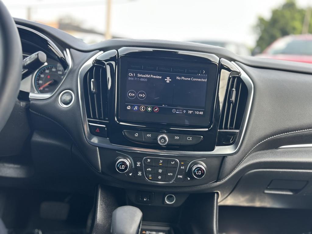 used 2023 Chevrolet Traverse car, priced at $32,990