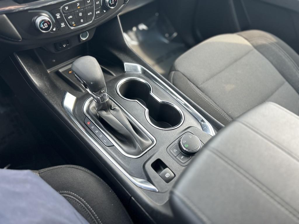 used 2023 Chevrolet Traverse car, priced at $32,990