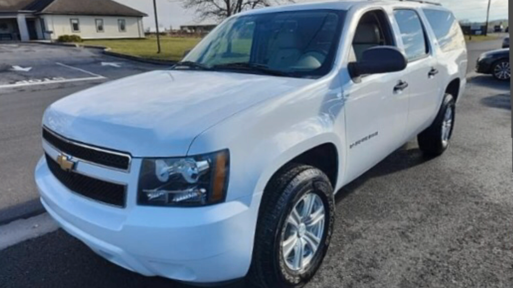 used 2008 Chevrolet Suburban car, priced at $17,995