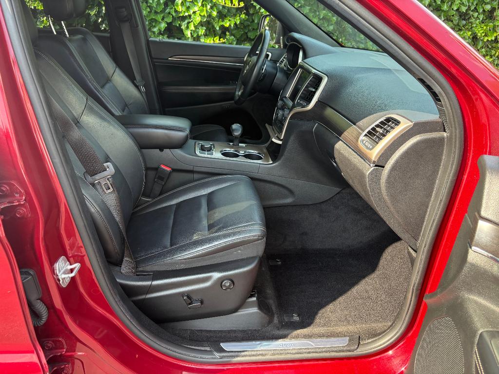 used 2014 Jeep Grand Cherokee car, priced at $17,995